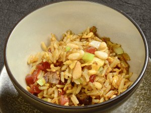 腸詰めと髪菜、松の実のチャーハン　S